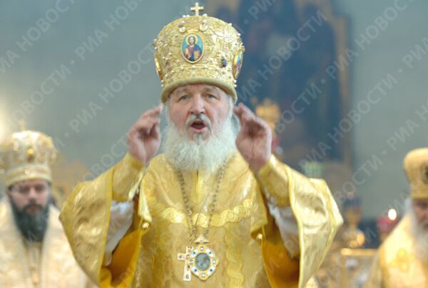 Местоблюститель Патриаршего престола совершил Божественную литургию в Николо-Угрешском монастыре