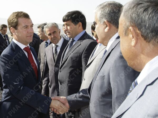 Президенты России и Таджикистана включили Сангтудинскую ГЭС-1.