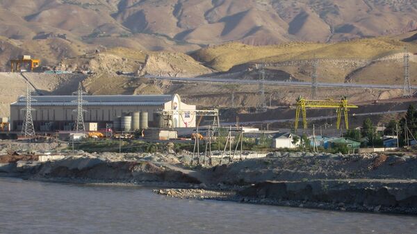 Сангтудинская ГЭС-1 на реке Вахш в Таджикистане. Архив