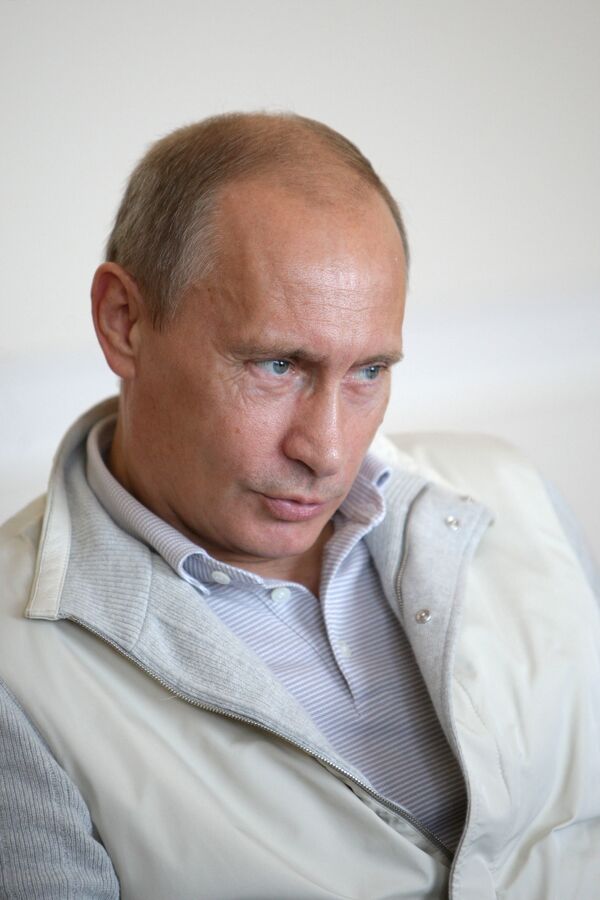 Путин направил в парламент отчет по антикризисным мерам