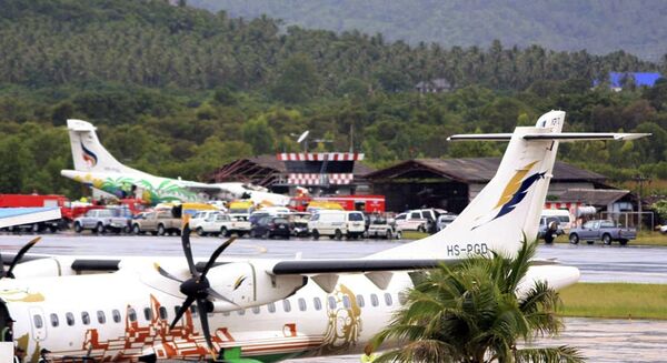 Пассажирский самолет авиакомпании Bangkok Airways в Таиланде врезался в старую вышку диспетчерской