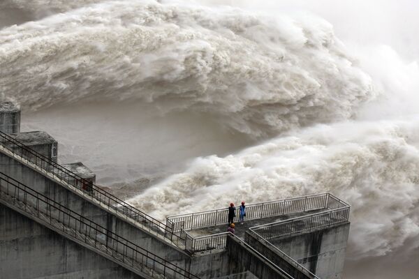 Тропический шторм Гони обрушился на юг Китая