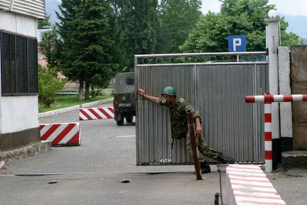 Грузия открыла КПП на границе с Россией