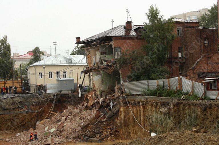 Обрушение стены жилого дома в Екатеринбурге