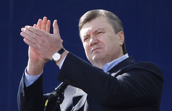 Лидер Партии регионов Виктор Янукович на митинге в центре Киева