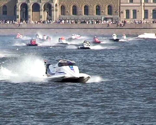 Лучшие моменты Чемпионата Мира Формула-1 на воде в Петербурге