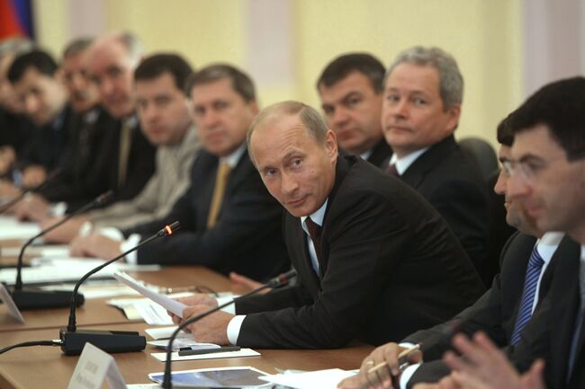 Владимир Путин во время российско-абхазских межправительственных переговоров в Сухуми