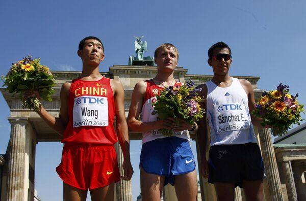 Призеры ЧМ по легкой атлетике Хао Ванг, Валерий Борчин, Эдер Санчес (слева направо)
