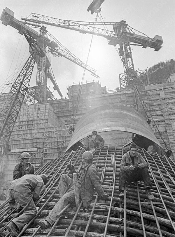 Строительство Саяно-Шушенской ГЭС