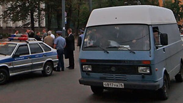 Около 30 кг ртути обнаружено в легковом автомобиле в Петербурге