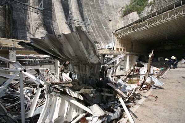 Продолжается разбор завалов на Саяно-Шушенской ГЭС