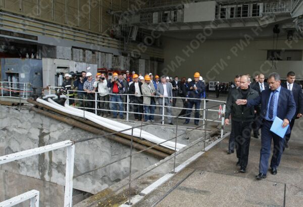 Премьер-министр РФ Владимир Путин посетил Саяно-Шушенскую ГЭС