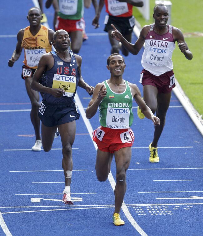 Эфиопский легкоатлет Кенениса Бекеле