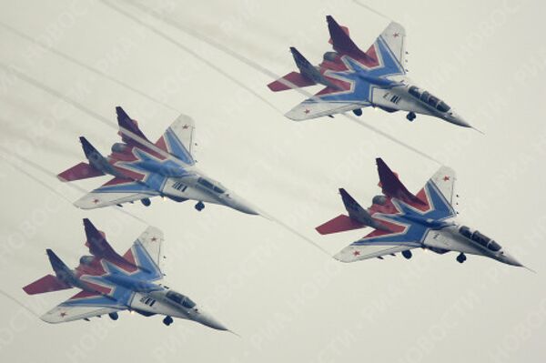 Истребители Миг-29 пилотажной группы Стрижи