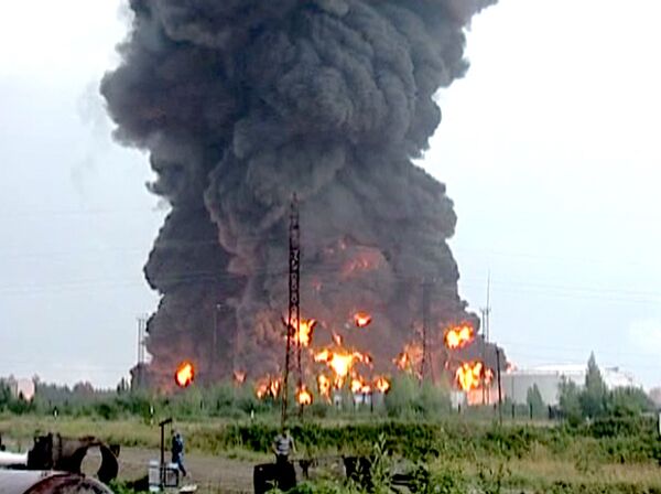Пожар на нефтехранилищах в Югре. Съемки очевидца    