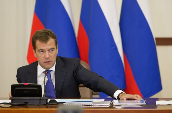 Медведев назвал статью Вперед, Россия! проектом послания парламенту
