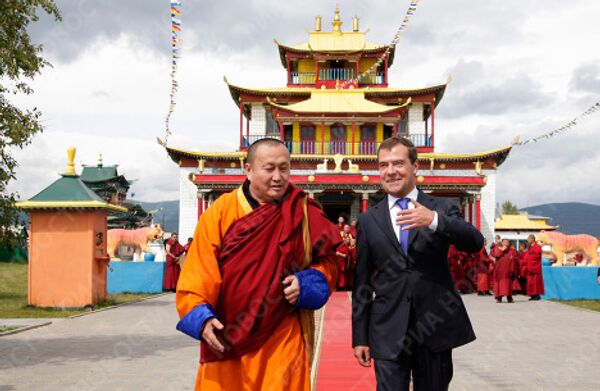 Президент РФ Дмитрий Медведев посетил Иволгинский дацан