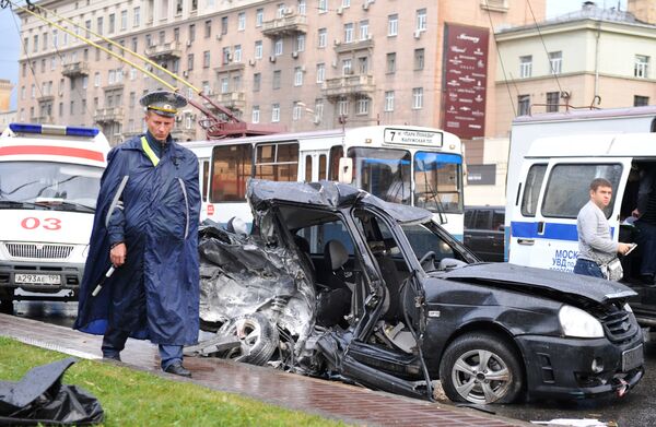 Крупная авария на юге Москвы: одного раненого эвакуировал вертолет МЧС