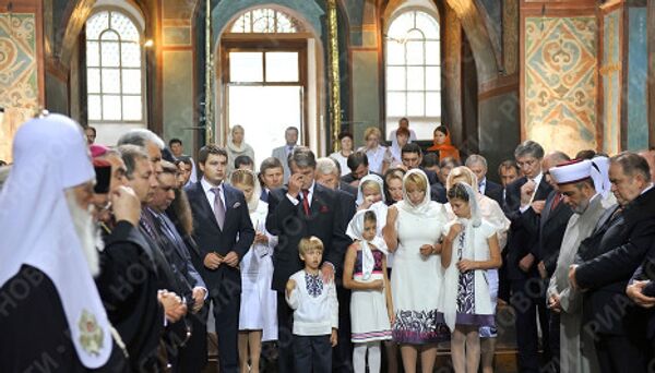 Президент Украины В.Ющенко с семьей в Софийском соборе Киева
