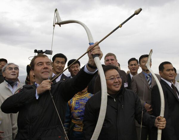 Президент РФ Дмитрий Медведев принял участие в праздновании народного монгольского праздника Надам