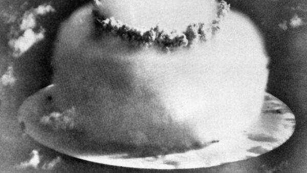 Момент взрыва водородной бомбы. Архивное фото