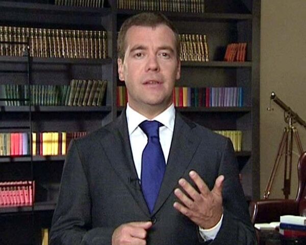 Дмитрий Медведев дал урок уважения школьникам