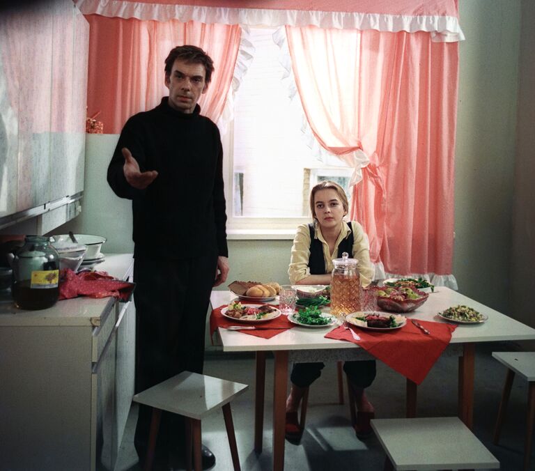 Кадр из фильма Москва слезам не верит. В роли Гоши - Алексей Баталов. Кадр из фильма Москва слезам не верит. В роли Гоши - Алексей Баталов.