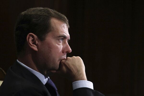 Медведев сделал шаг в развитии национального диалога - политологи
