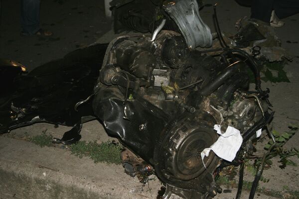 Взрыв автомобиля Лада-Приора, начиненного взрывчаткой, у поста милиции близ Назрани