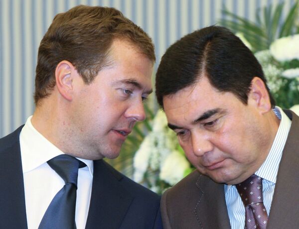Встреча президента России Дмитрия Медведева и президента Туркмении Гурбангулы Бердымухамедова