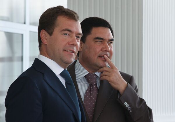 Медведев и Бердымухамедов обсудят в Ашхабаде топливно-энергетическое сотрудничество