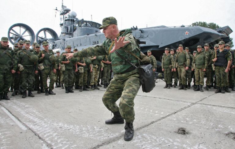 Тренировка по высадке морского и воздушного десанта прошла в Калининградской области