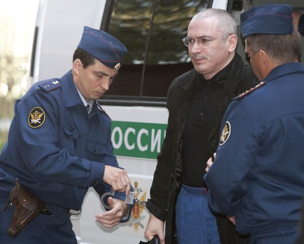 М.Ходорковского доставили в Хамовнический суд Москвы
