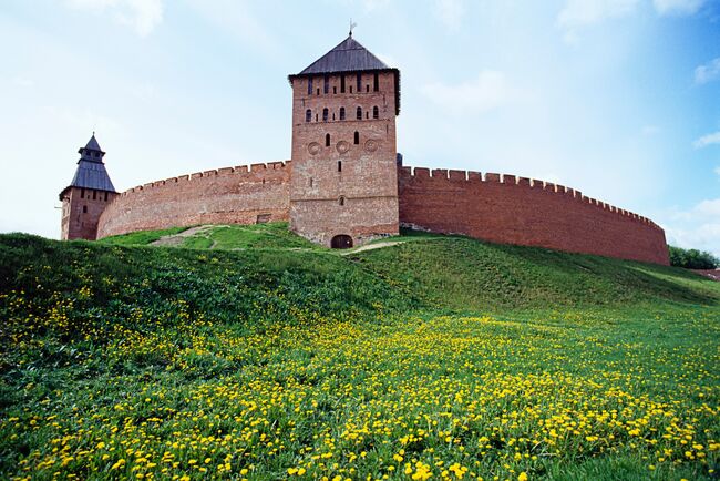 Крепостные стены Новгорода