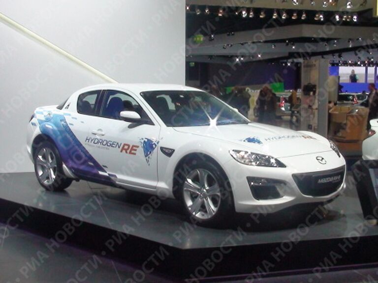 Автомобиль Mazda на Франкфуртском автосалоне Автомобиль Mazda на Франкфуртском автосалоне