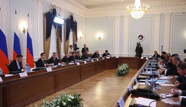 Президент РФ Д. Медведев на заседании президиума Госсовета. Архив