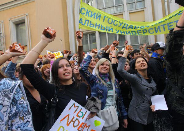 Студенты РГСУ, задержанные накануне, продолжат борьбу за санаторий