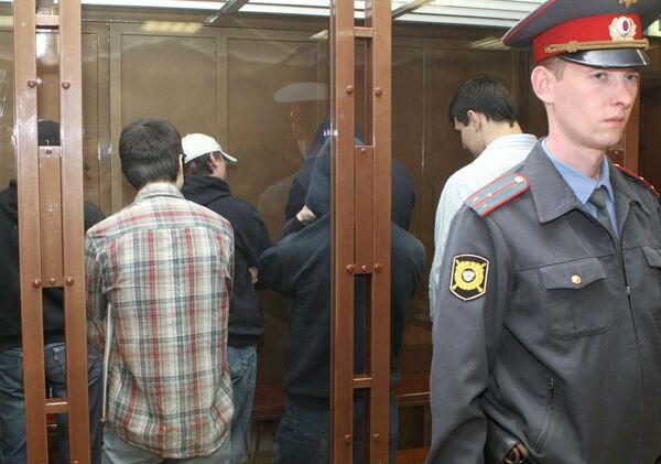 Банде московских скинхедов, обвиняемых в покушениях на иностранцев, вынесен приговор