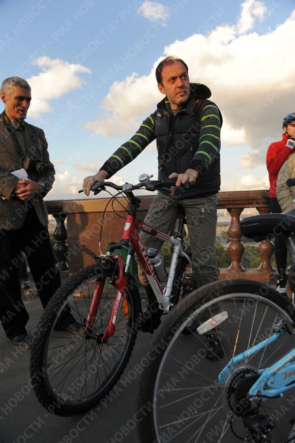 Велопробег в поддержку Дня без автомобиля прошел на Воробьевых горах