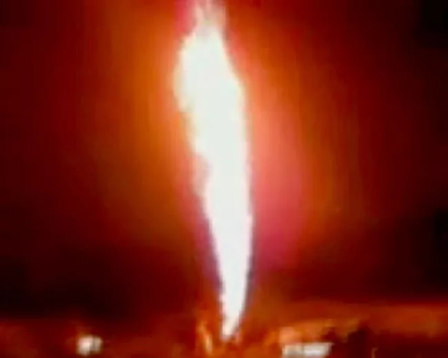 Водитель, протаранивший газопровод, сгорел на глазах у очевидцев