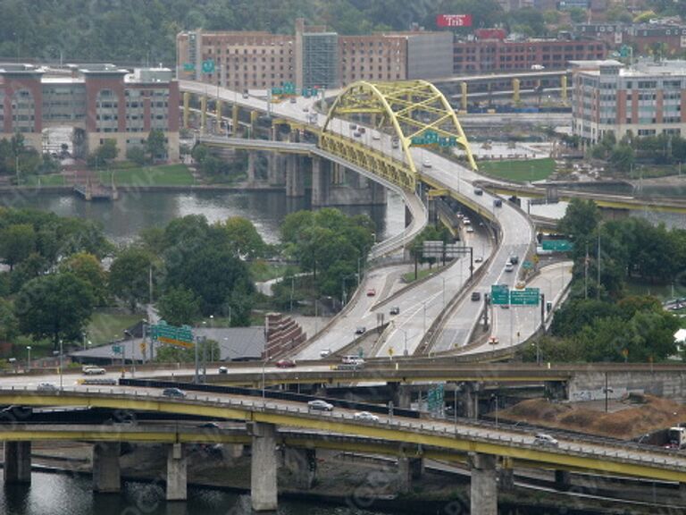 Питтсбург — город мостов, хоккея и небоскребов