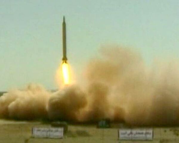 Иран произвел запуск ракет средней дальности Шахаб-3 и Саджиль