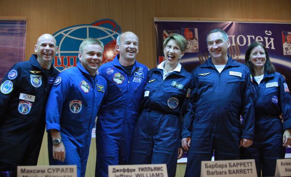 Основной и дублирующий экипажи 21-й экспедиции на МКС накануне старта ПКК СоюзТМА-16