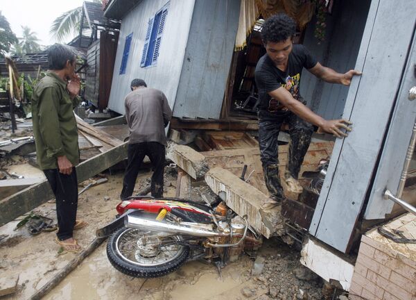 Последствия тайфуна Кетсана в Камбодже