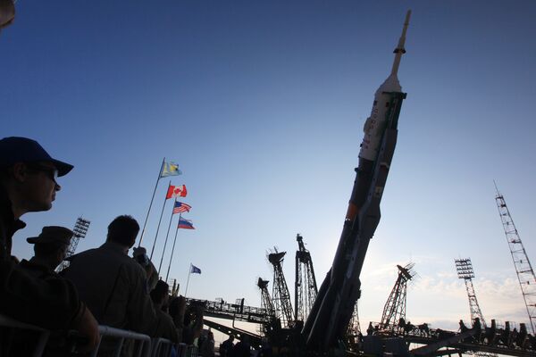 Ракету с кораблем Союз ТМА-17 установили на Гагаринский старт