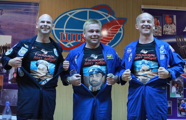 Основной экипаж 21-й экспедиции на МКС накануне старта ПКК СоюзТМА-16