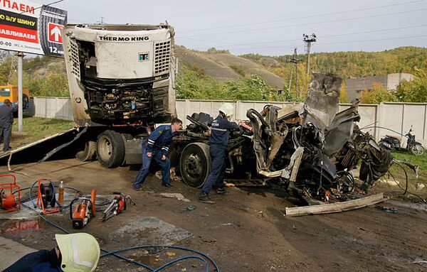 Столкновение автобуса и грузовика в Самарской области