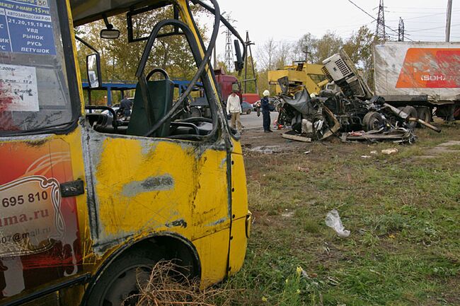 Столкновение автобуса и грузовика в Самарской области