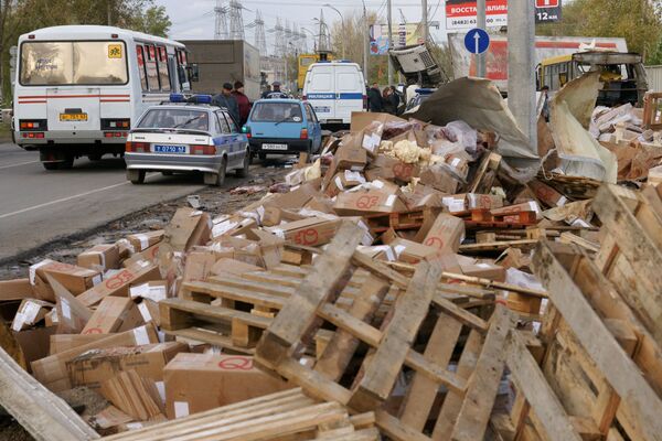Столкновение автобуса и грузовика в Самарской области