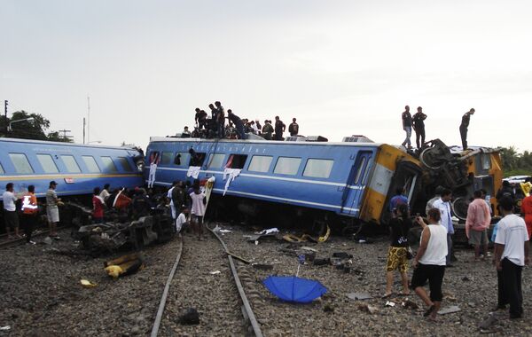 Пассажирский поезд сошел с рельсов в Таиланде